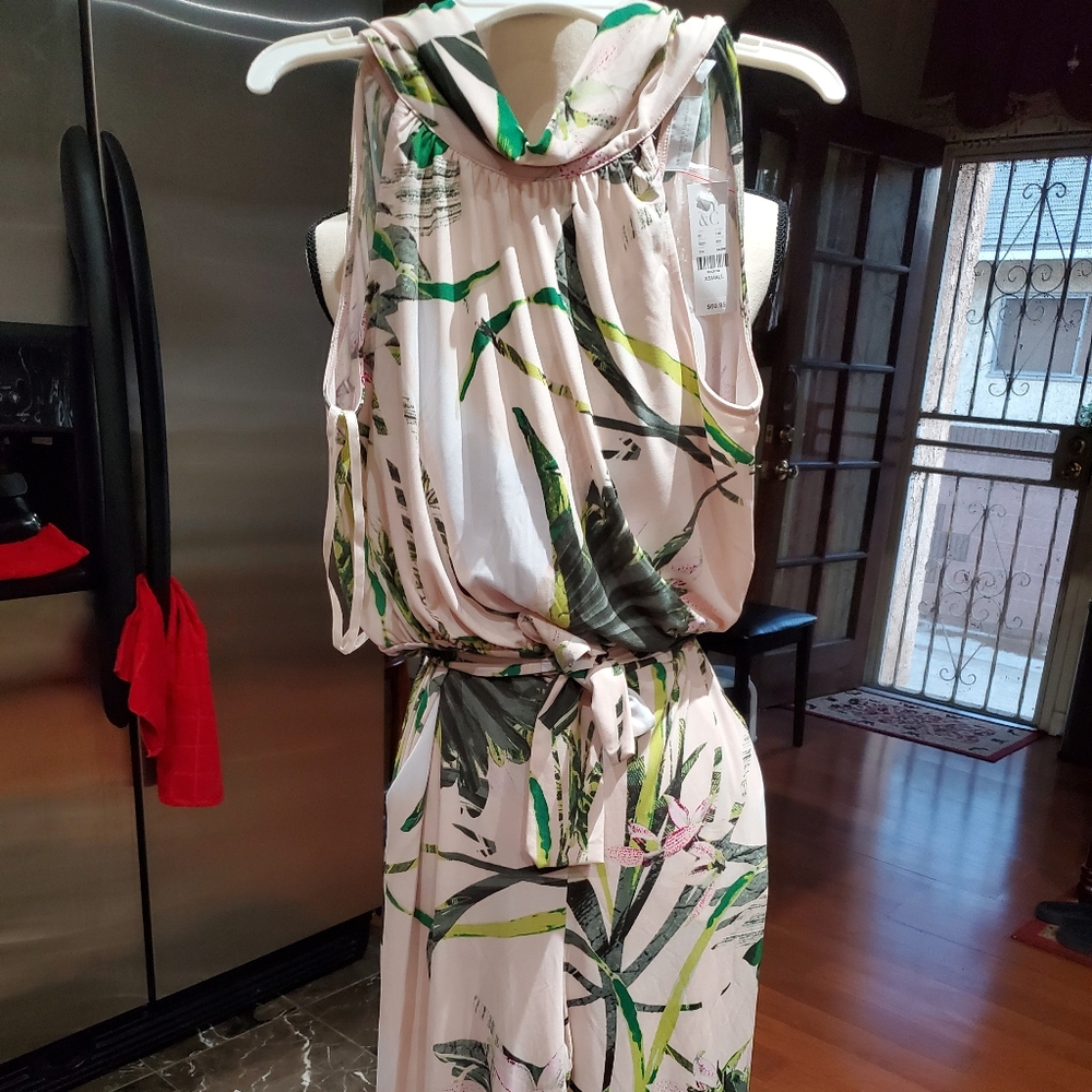 Floral sleeveless jumpsuit (New)